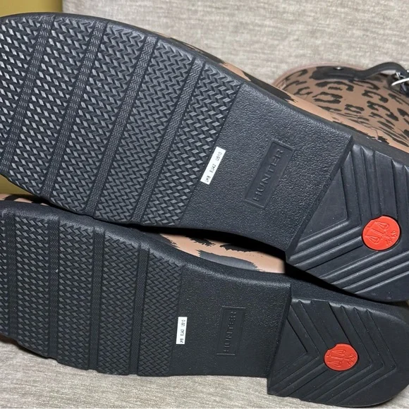 Hunter Leopard Print Boots - Picture 4 of 5